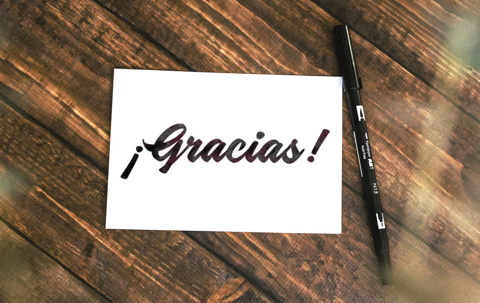 Tarjeta que dice «¡Gracias!». Foto por Kelly Sikkema (Unsplash), modificada.