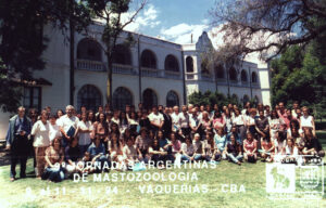 IX Jornadas Argentinas de Mastozoología (Vaquerías, Córdoba, Argentina, 1994): foto grupal