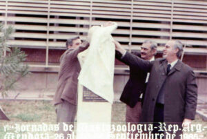 Rosendo Pascual, Virgilio Roig y Alberto Binia en las I Jornadas Argentinas de Mastozoología (1985)